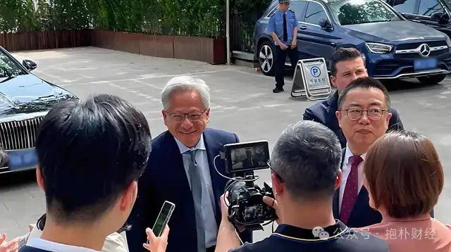 市委网信办机构开展政府保养教育系列活动_
